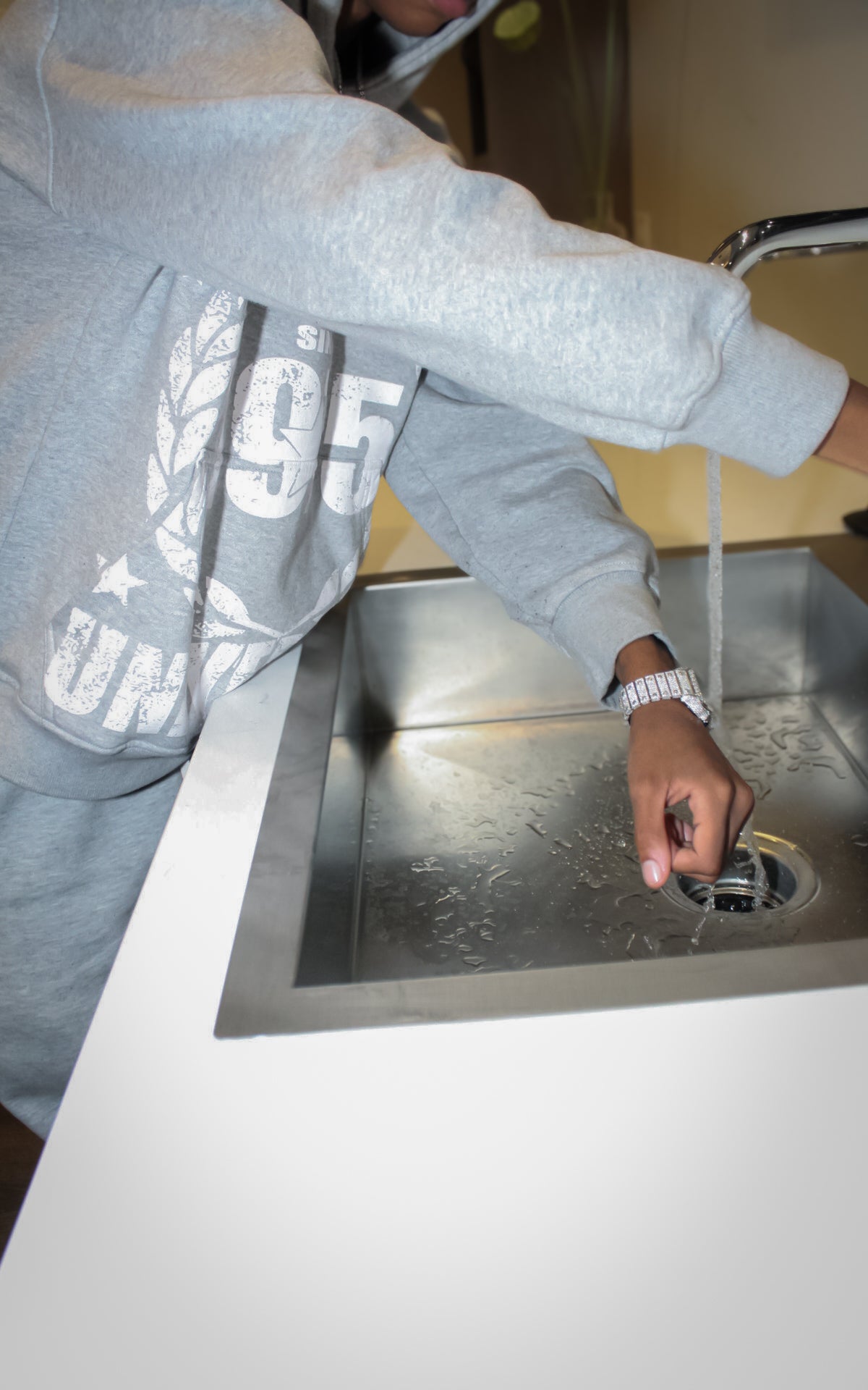 1975 SWEATS (grey)